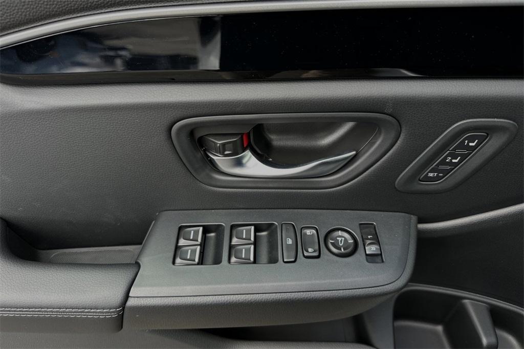 new 2025 Honda Pilot car, priced at $43,133