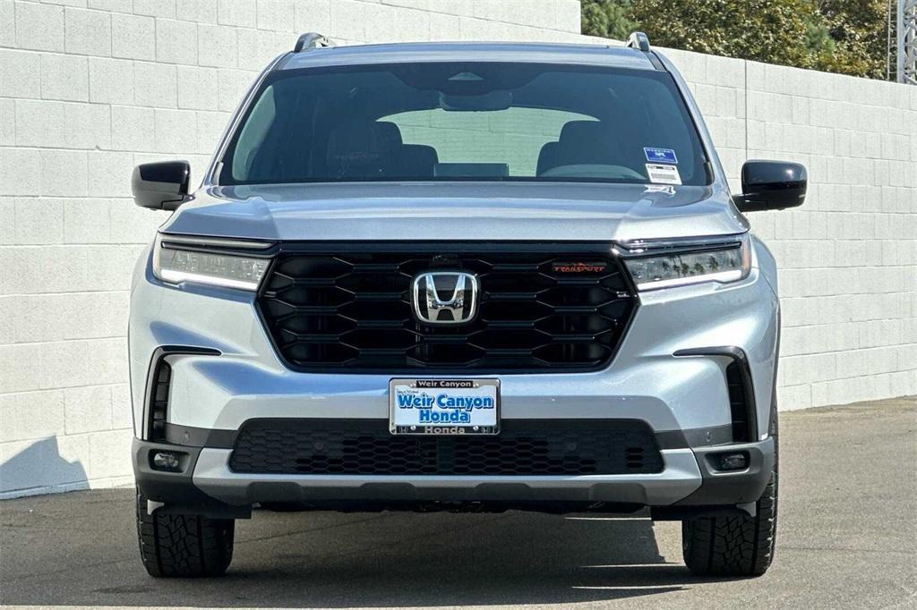 new 2025 Honda Pilot car, priced at $51,275