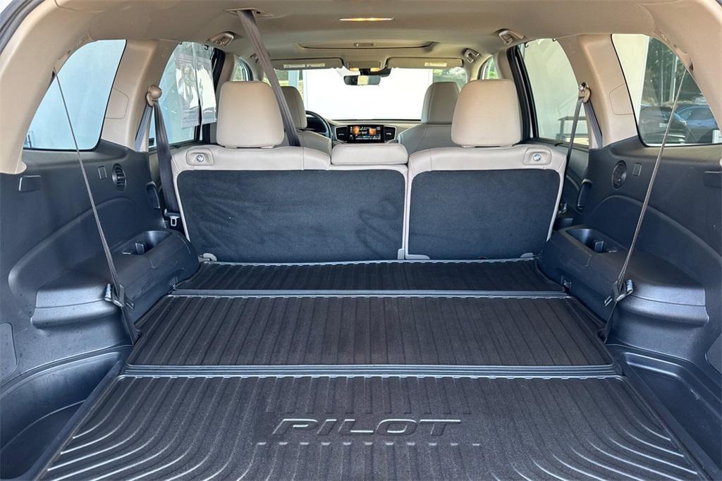used 2022 Honda Pilot car, priced at $32,895