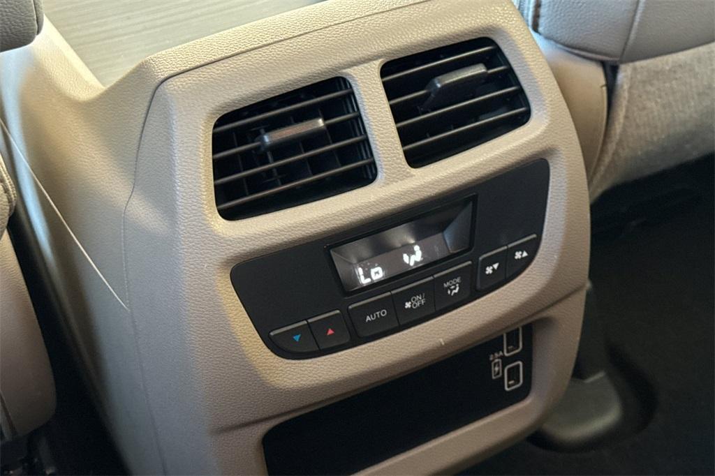 used 2022 Honda Pilot car, priced at $32,895