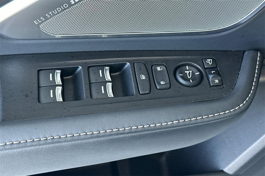 used 2023 Acura RDX car, priced at $39,995
