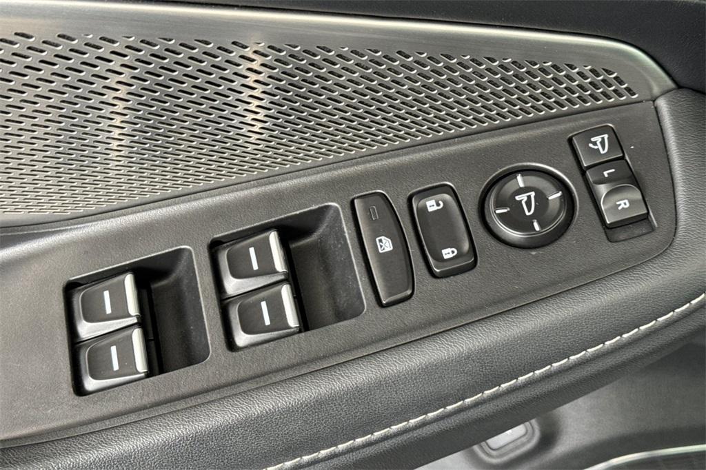 used 2022 Acura MDX car, priced at $33,495