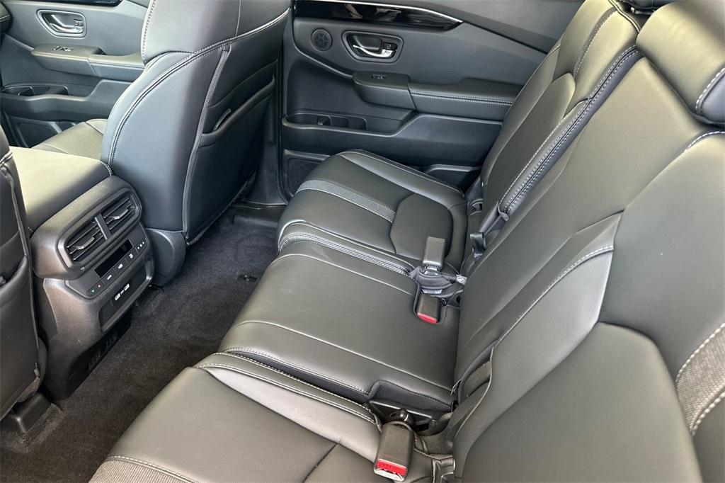 used 2023 Honda Pilot car, priced at $39,995