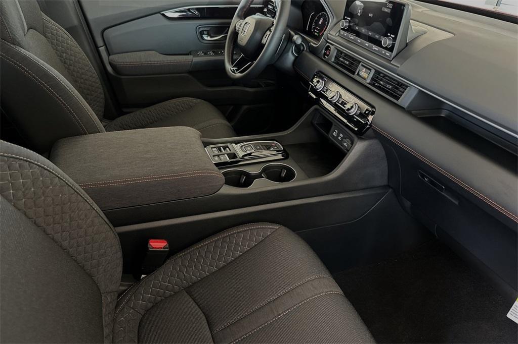 new 2025 Honda Pilot car, priced at $40,736
