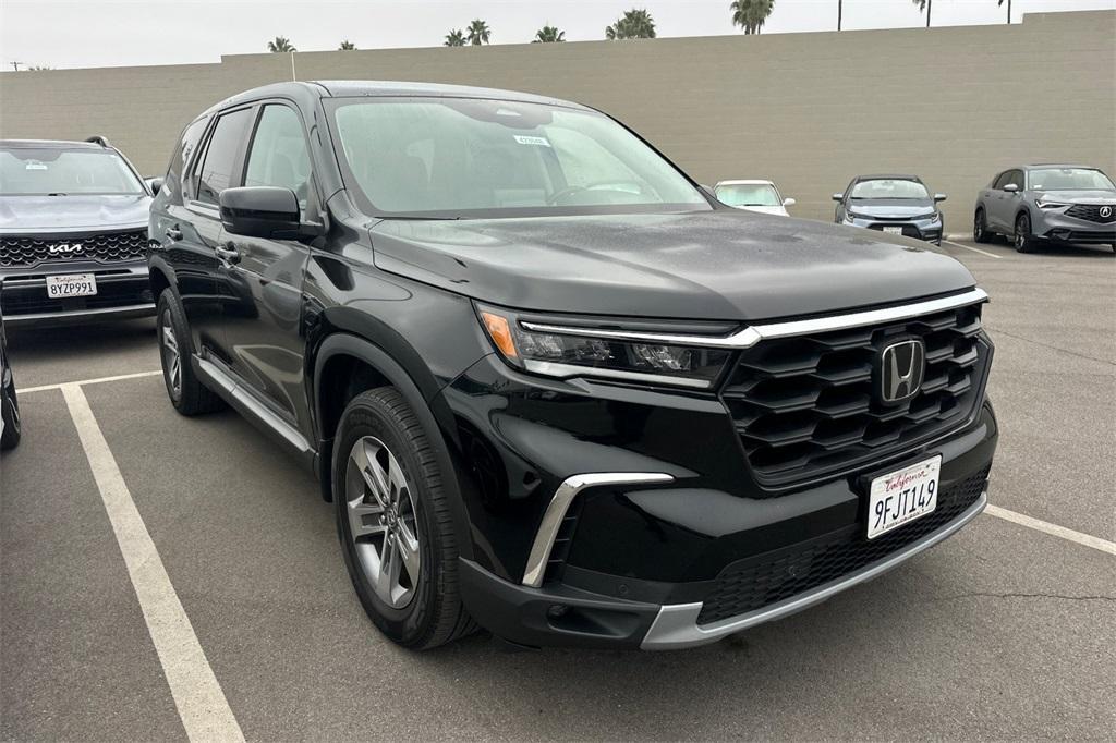 used 2023 Honda Pilot car, priced at $35,995