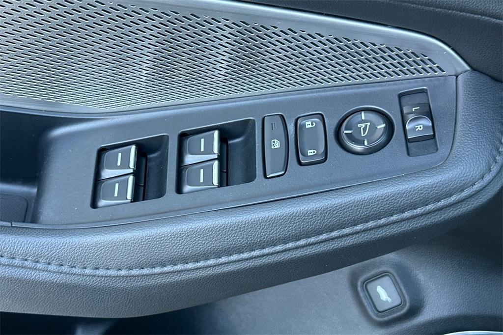 used 2024 Acura MDX car, priced at $39,995