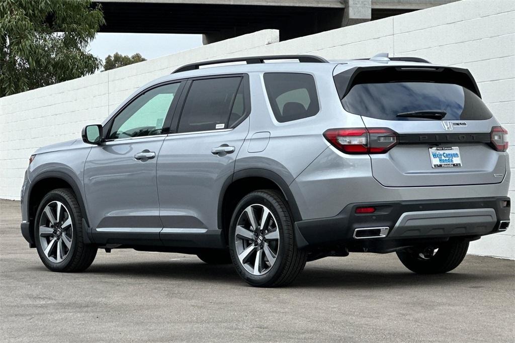 new 2025 Honda Pilot car, priced at $45,731