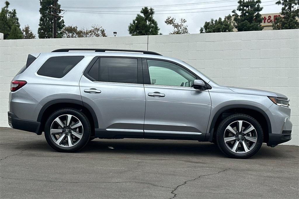 new 2025 Honda Pilot car, priced at $45,731