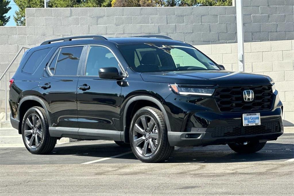 new 2025 Honda Pilot car, priced at $43,695