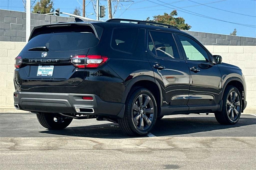 new 2025 Honda Pilot car, priced at $43,695