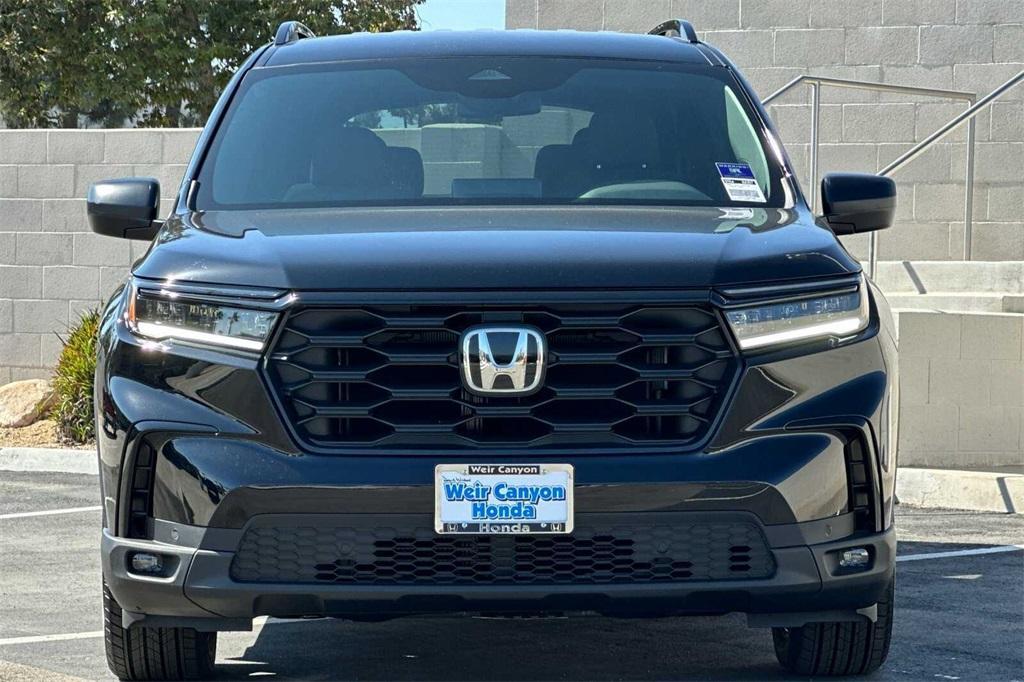 new 2025 Honda Pilot car, priced at $43,695