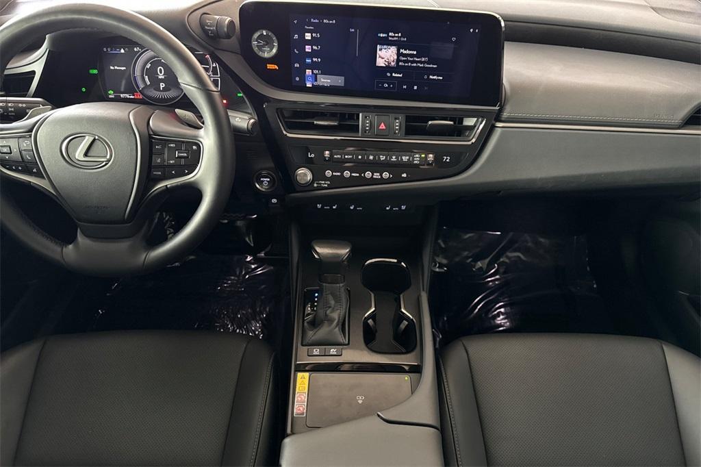 used 2025 Lexus ES 300h car, priced at $43,995