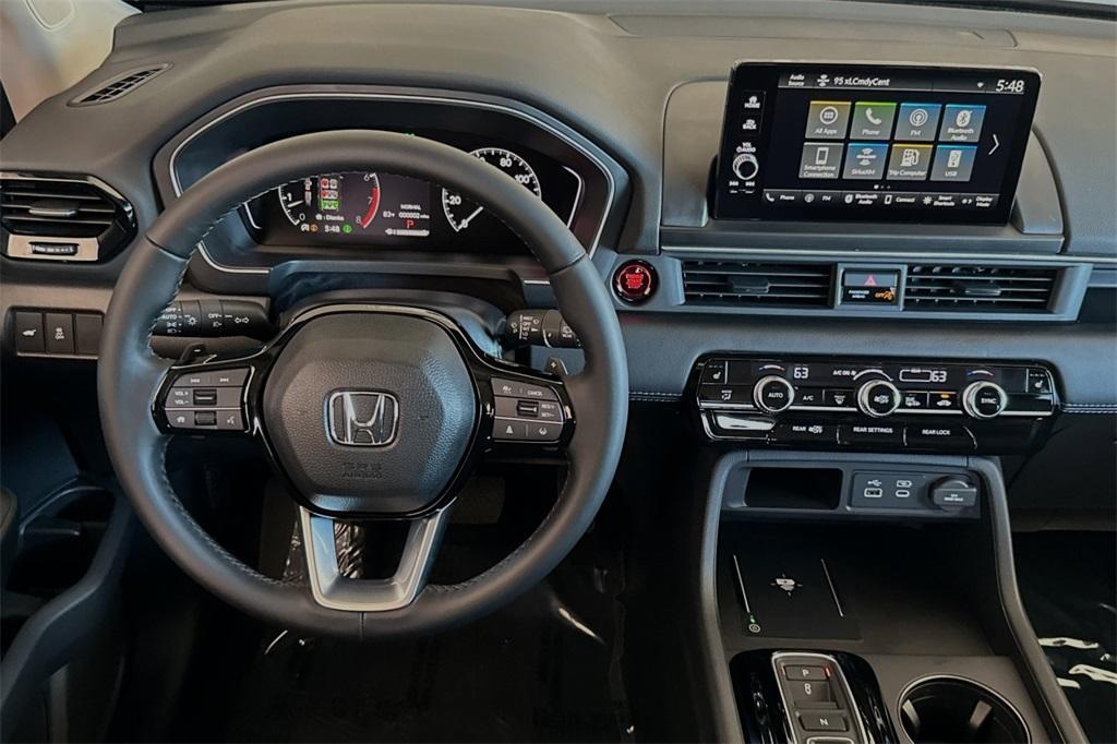 new 2025 Honda Pilot car, priced at $45,767