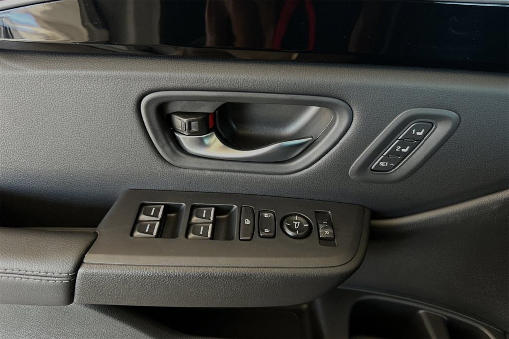 new 2025 Honda Pilot car, priced at $45,767