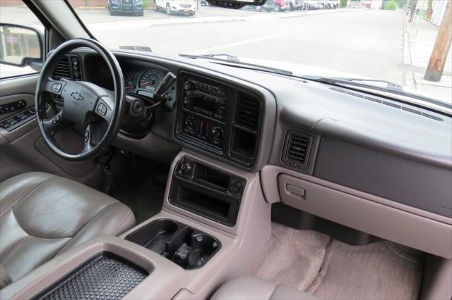 used 2004 Chevrolet Suburban car, priced at $10,950