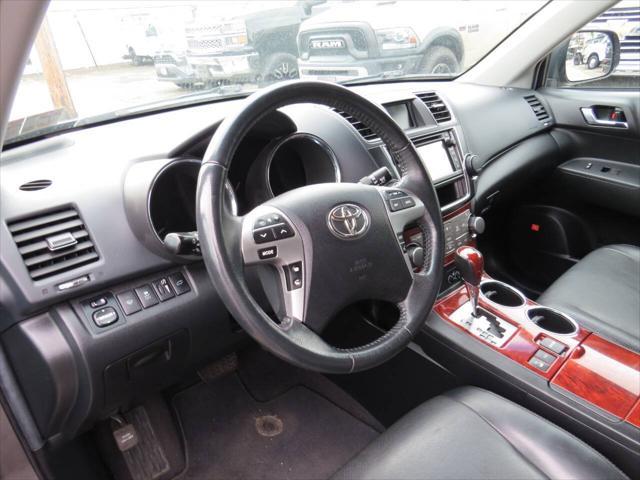 used 2013 Toyota Highlander car, priced at $9,950