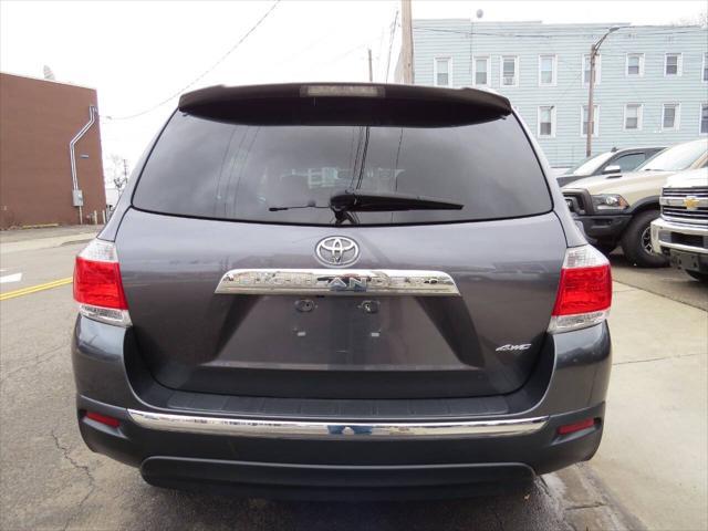 used 2013 Toyota Highlander car, priced at $9,950