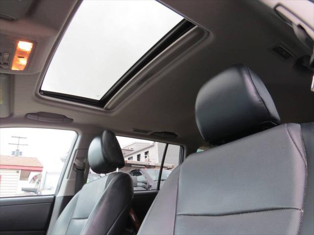 used 2013 Toyota Highlander car, priced at $9,950