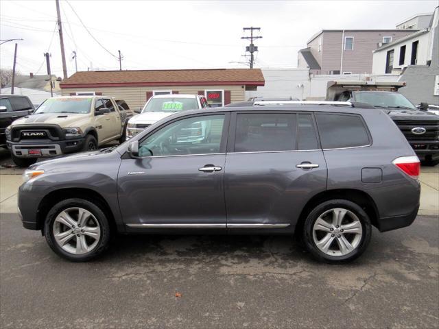 used 2013 Toyota Highlander car, priced at $9,950