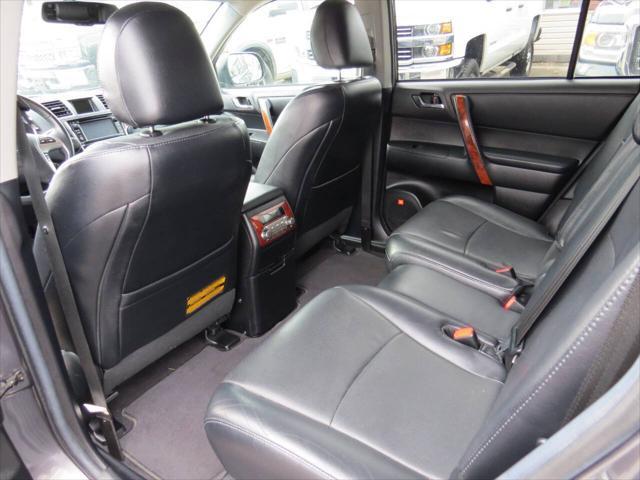 used 2013 Toyota Highlander car, priced at $9,950