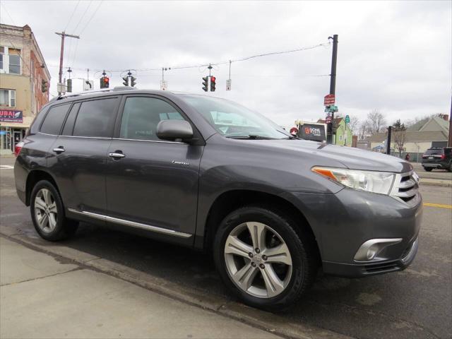 used 2013 Toyota Highlander car, priced at $9,950