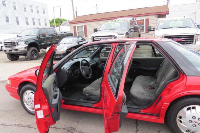 used 1997 Oldsmobile Cutlass Supreme car, priced at $5,995
