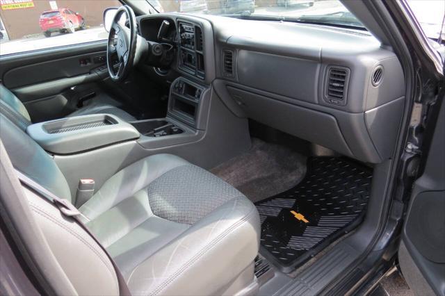 used 2003 Chevrolet Avalanche car, priced at $12,950