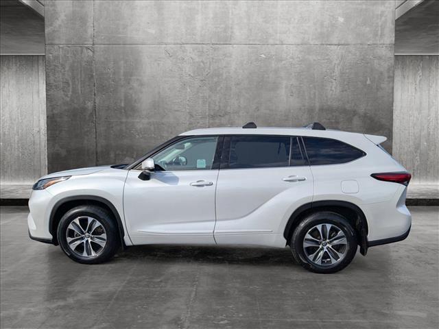 used 2022 Toyota Highlander car, priced at $33,995