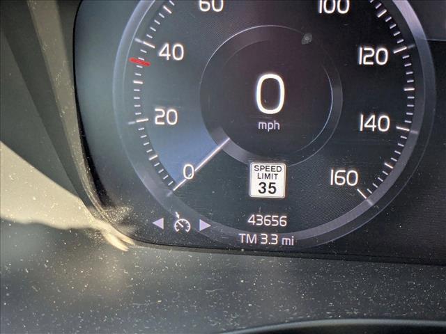 used 2021 Volvo XC40 car, priced at $23,927