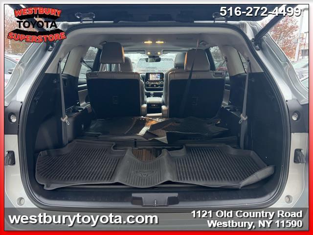 used 2022 Toyota Highlander car, priced at $34,995