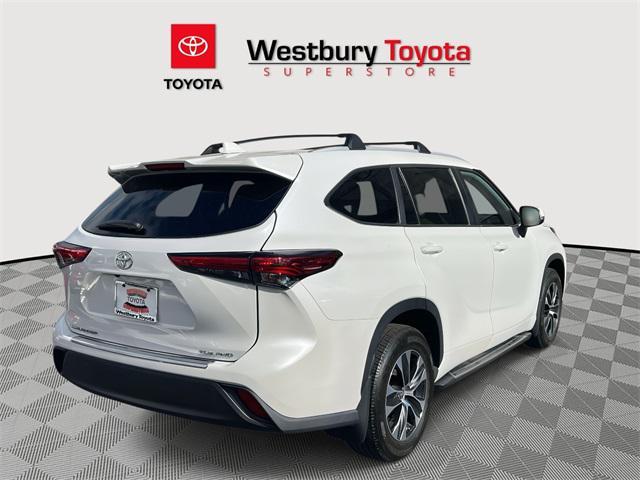 used 2023 Toyota Highlander car, priced at $36,970