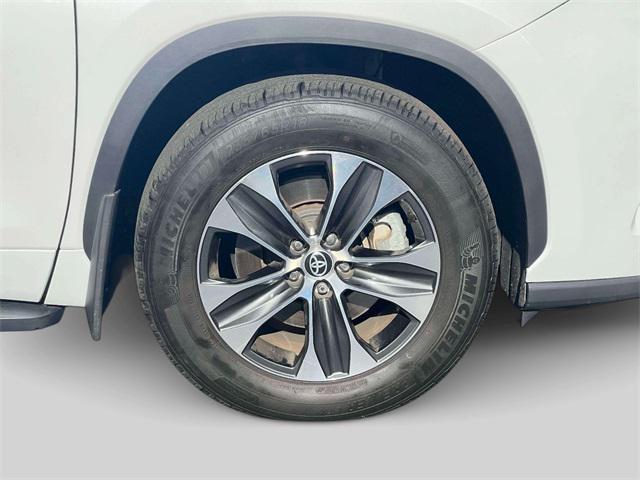 used 2023 Toyota Highlander car, priced at $36,970