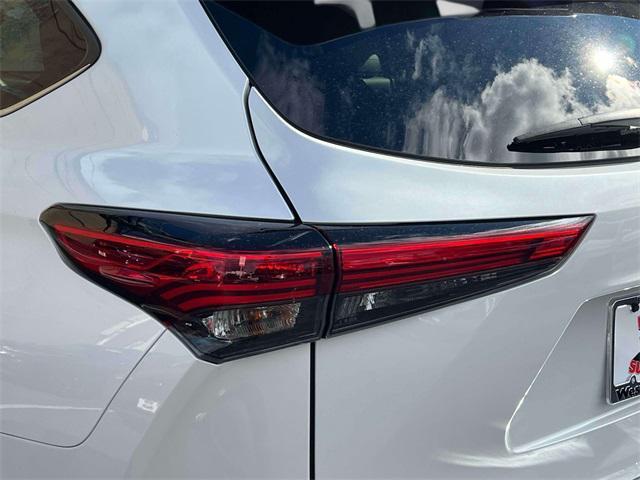used 2023 Toyota Highlander car, priced at $36,970
