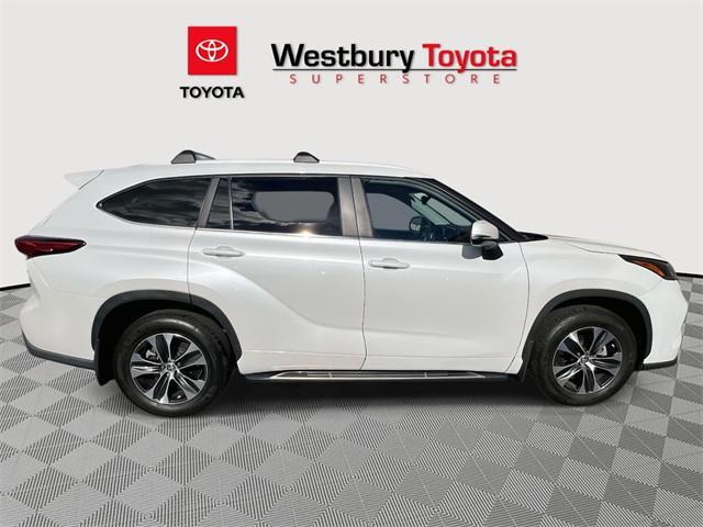 used 2023 Toyota Highlander car, priced at $36,970