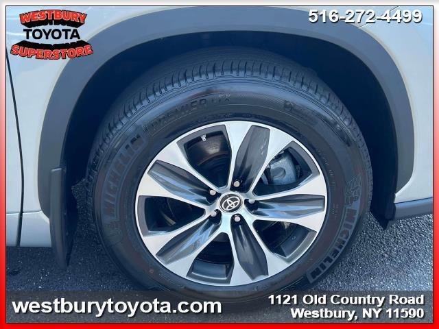 used 2024 Toyota Highlander car, priced at $48,995