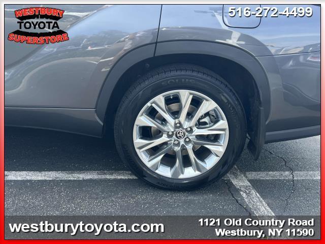used 2024 Toyota Highlander car, priced at $42,895