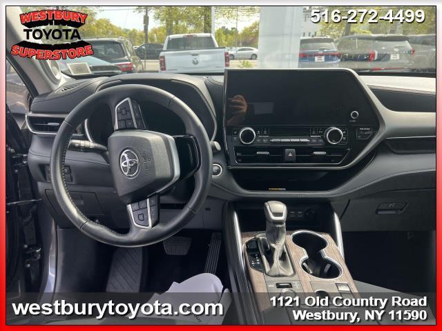 used 2024 Toyota Highlander car, priced at $42,895