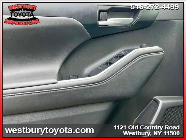used 2020 Toyota Highlander car, priced at $33,500