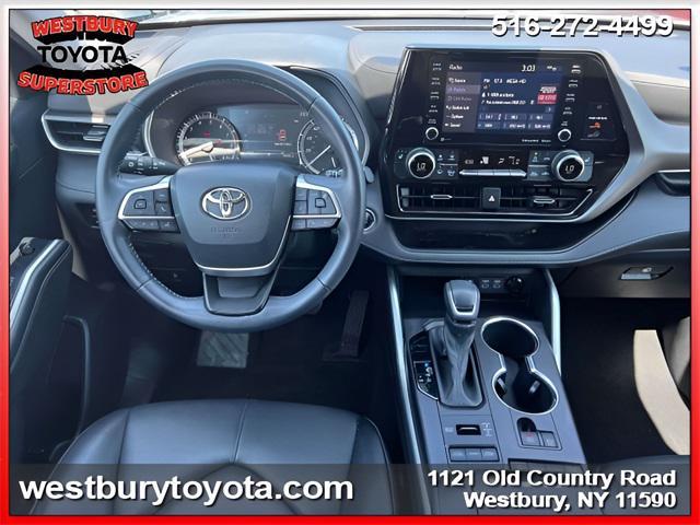 used 2022 Toyota Highlander car, priced at $38,375