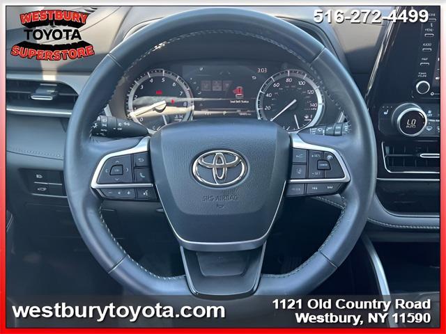 used 2022 Toyota Highlander car, priced at $38,375