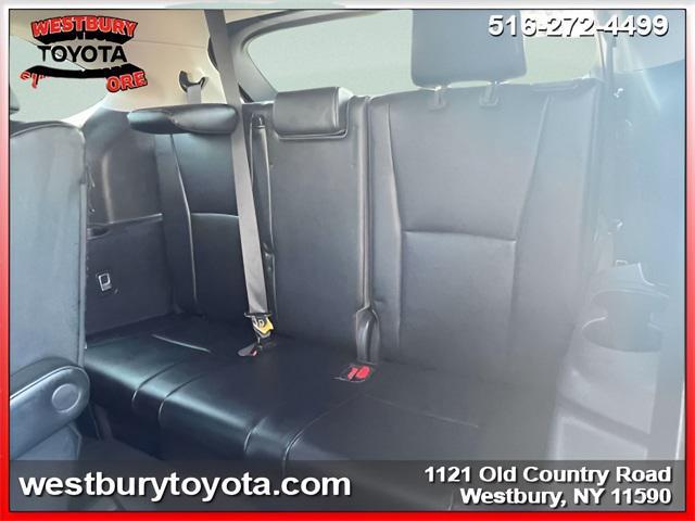 used 2022 Toyota Highlander car, priced at $38,375