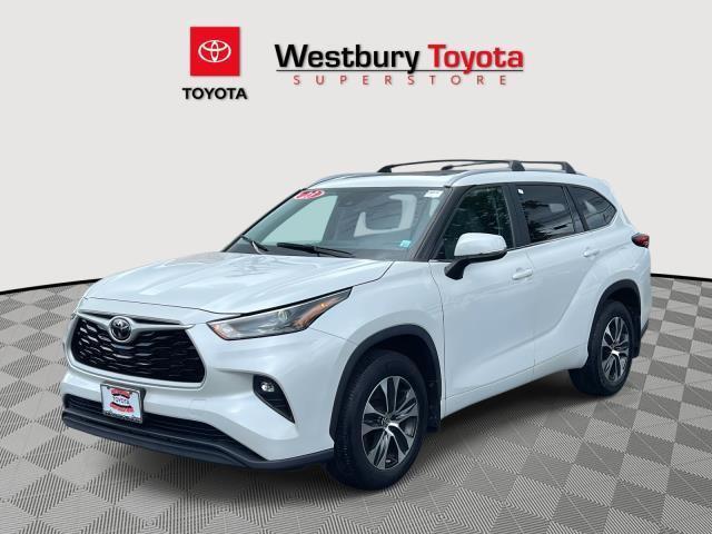 used 2023 Toyota Highlander car, priced at $37,995