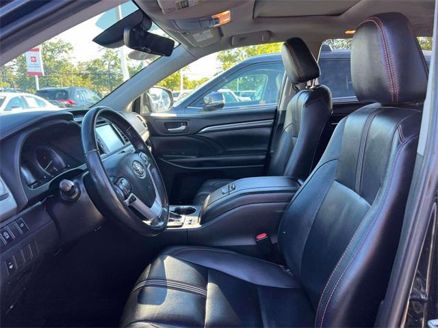 used 2019 Toyota Highlander car, priced at $23,895