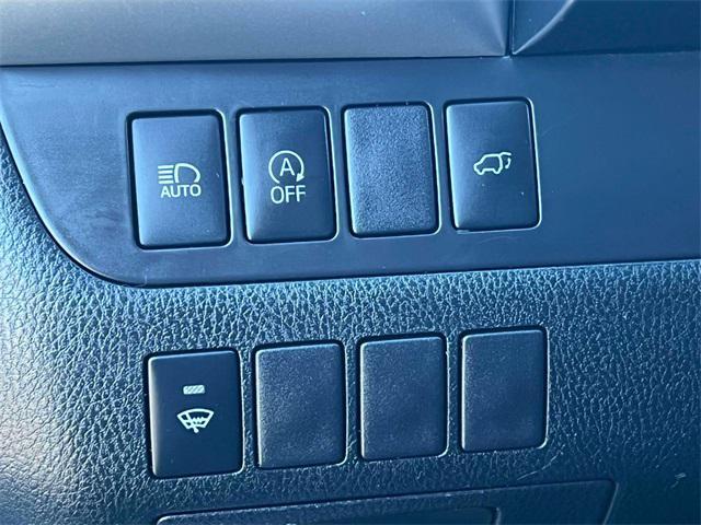 used 2019 Toyota Highlander car, priced at $23,895