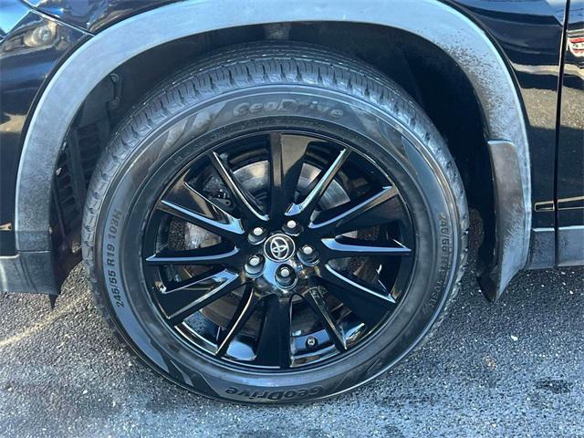 used 2019 Toyota Highlander car, priced at $23,895