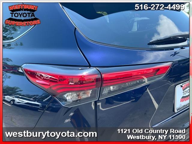 used 2022 Toyota Highlander Hybrid car, priced at $49,985