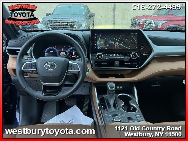 used 2024 Toyota Highlander car, priced at $49,995