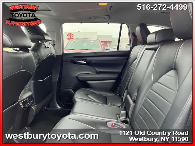 used 2021 Toyota Highlander car, priced at $34,685