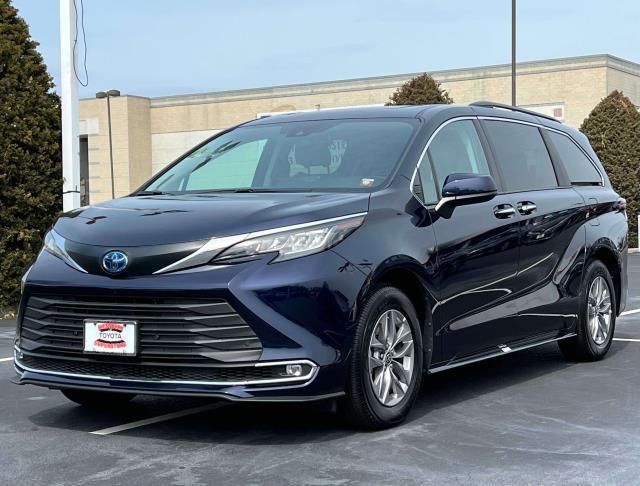 used 2022 Toyota Sienna car, priced at $44,895
