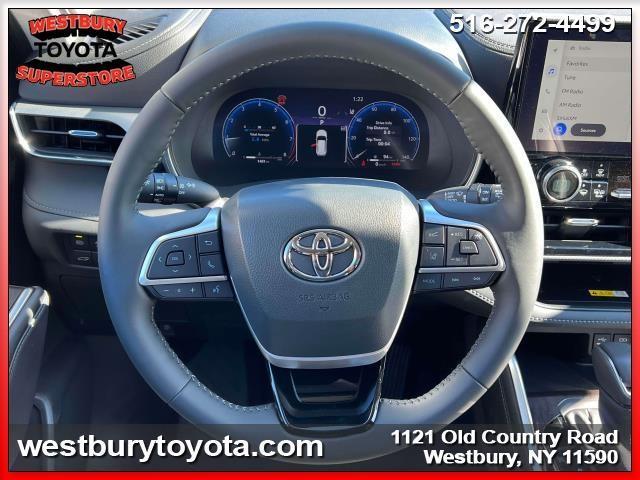 used 2023 Toyota Highlander car, priced at $51,789